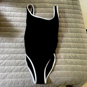 NWT Lainsnow one piece bathing suit